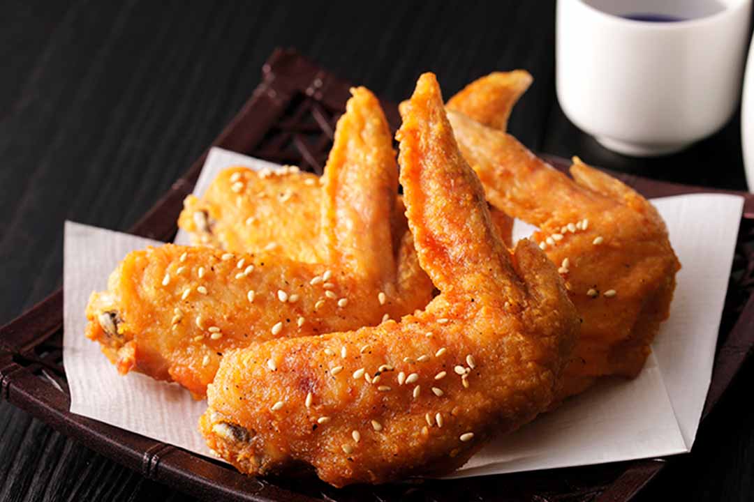 Deep-fried chicken wings